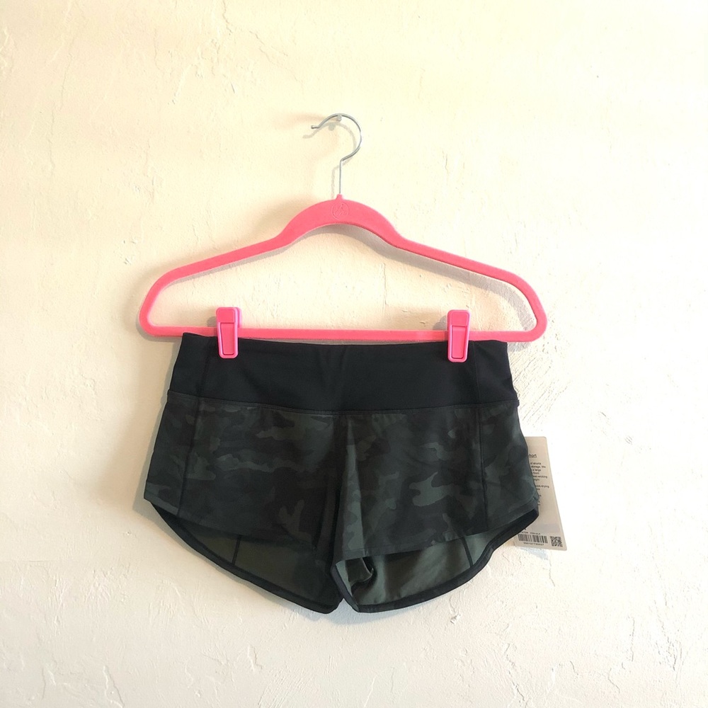 Lululemon Camo Speed Up Short 2.5” Size 4